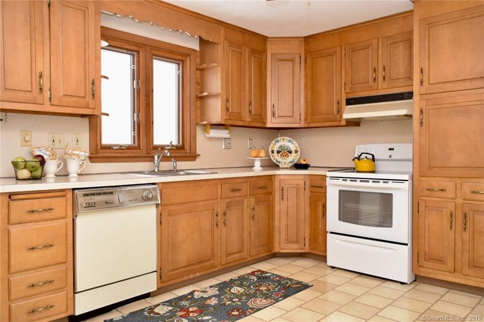 17 Ridgecrest Ln, Bristol, CT 06010 - photo 1