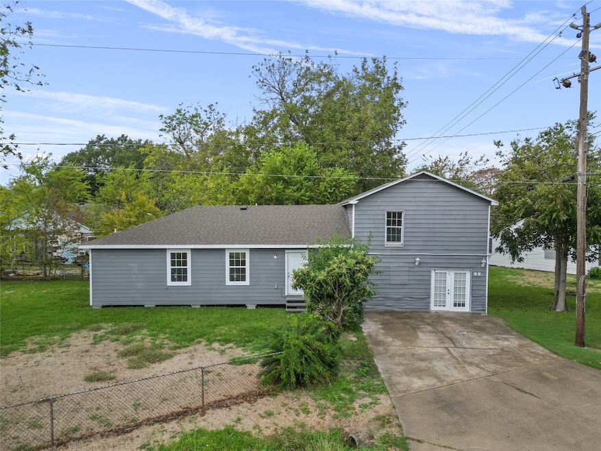 99 Brownwood Dr unit A, Baytown, TX 77520 - photo 1