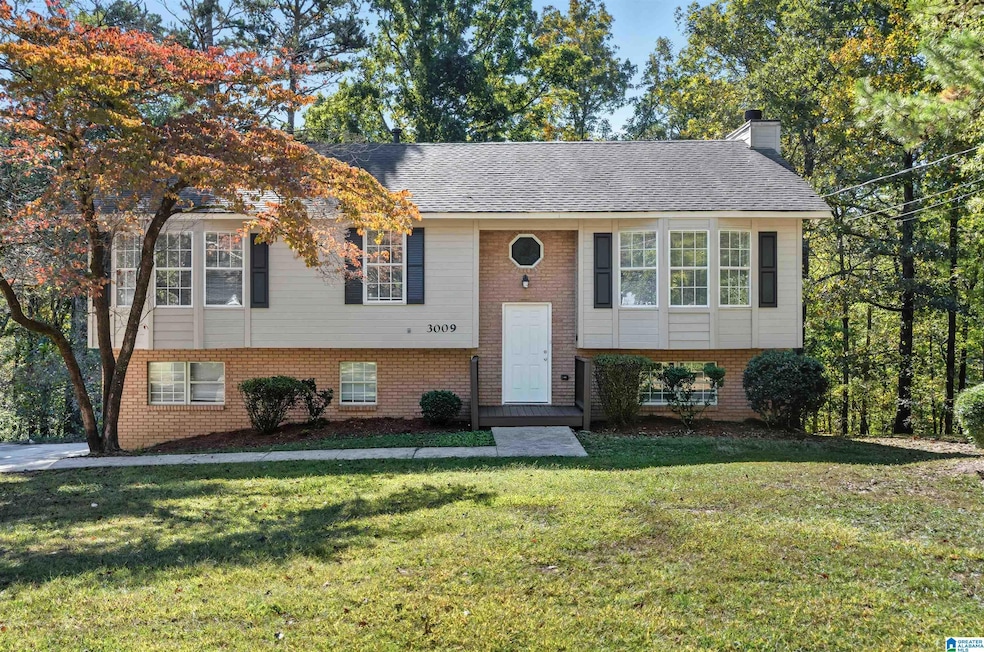 3009 Wood Cir, Center Point, AL 35215 - photo 1