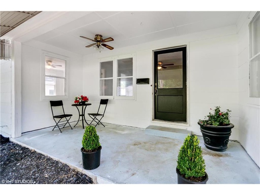 ADORABLE AND CHARMING AT THE FRONT DOOR!