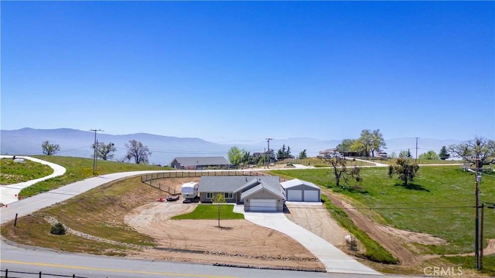 29990 Horsethief Dr, Tehachapi, CA 93561 - photo 1