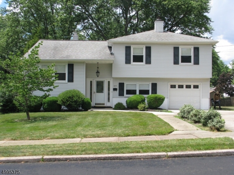 619 N Thompson St, Raritan, NJ 08869 - photo 1