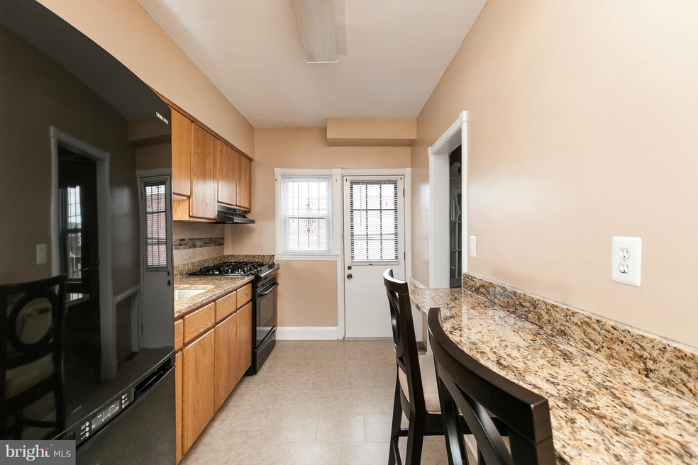 905 Lyndhurst St, Baltimore, MD 21229 - photo 1