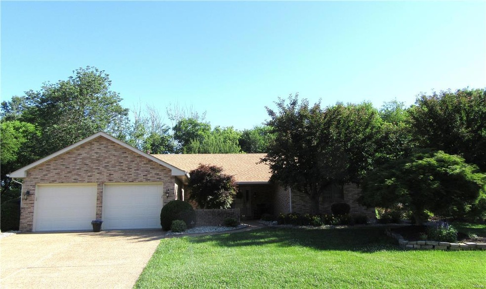 2007 Greenbrier Dr, Collinsville, IL 62234 - photo 1