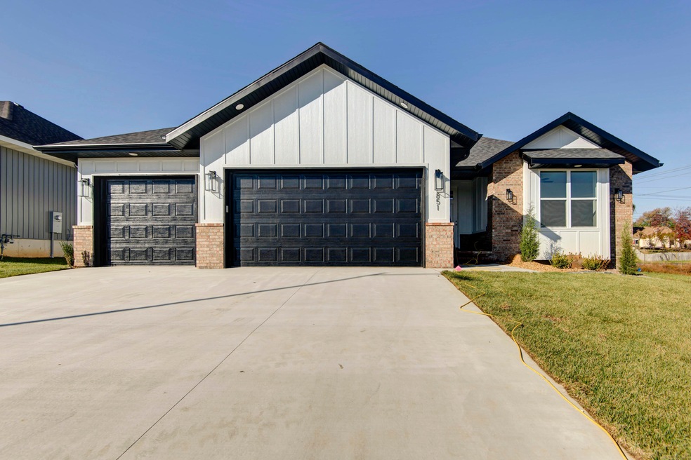 851 S Silverwood Ln, Nixa, MO 65714 - photo 1