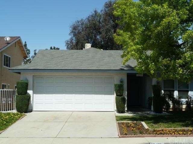 UPGRADED 3 BEDROOM - 2 BATH  HOME IN A QUIET & DES