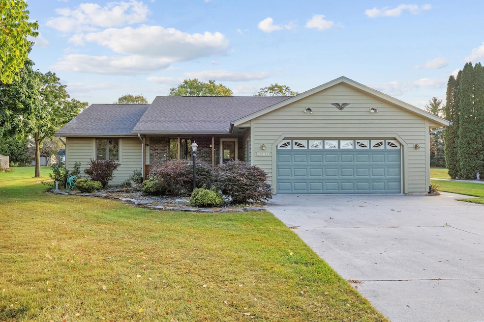 N5037 Big Bend Ln, Sheboygan Falls, WI 53085 - photo 1