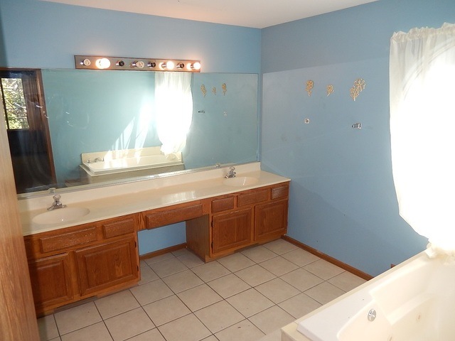 1552 Burr Oak Cir, Aurora, IL 60506 - photo 1