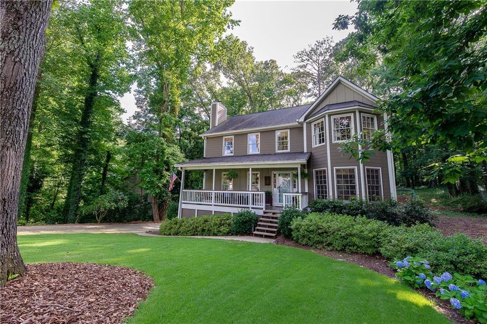 Beautifully renovated & immaculate home in Walton 