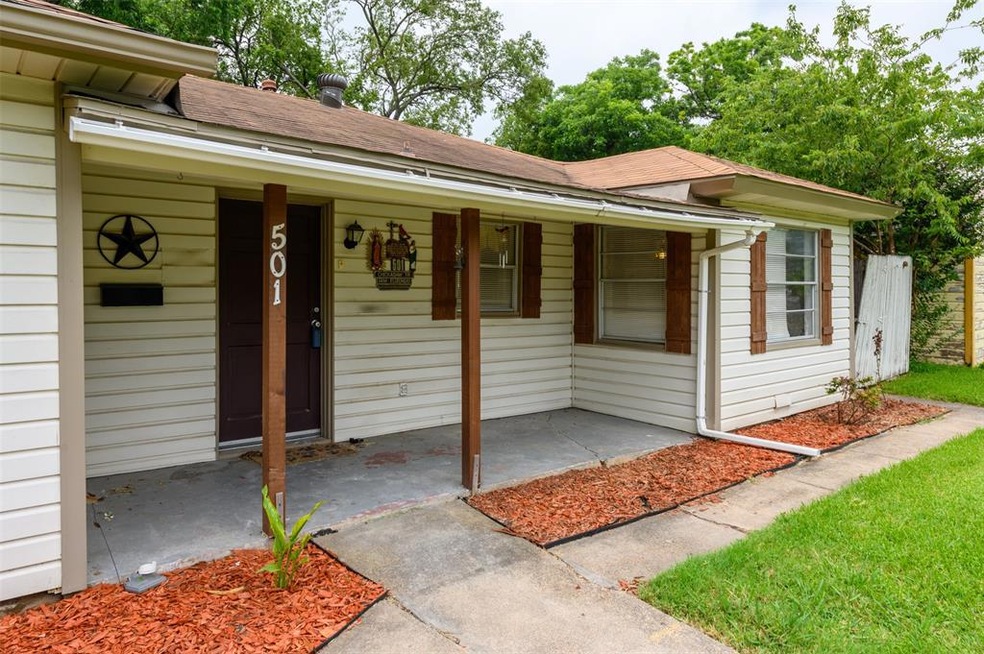 501 Chickasaw Trace, Grand Prairie, TX 75051 - photo 1