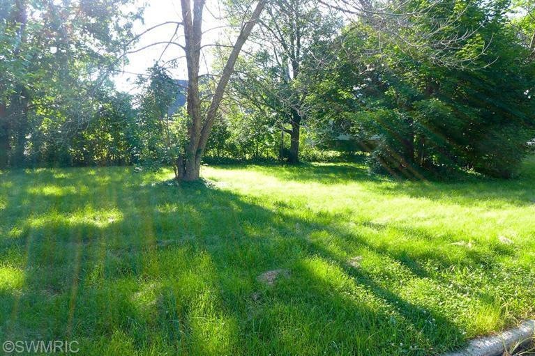112 Ash St E, Three Oaks, MI 49128 - photo 1