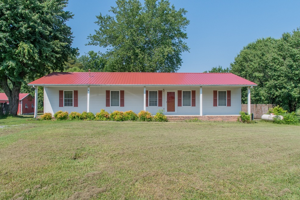 8518 Spring Creek Rd, Cookeville, TN 38506 - photo 1