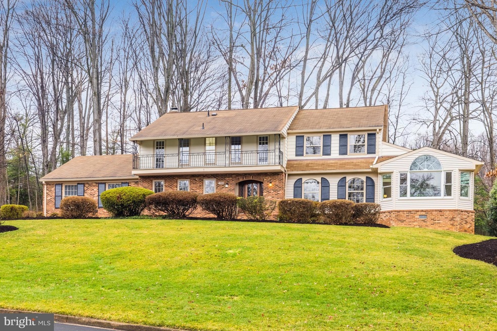 7906 Foxhound Rd, McLean, VA 22102 - photo 1