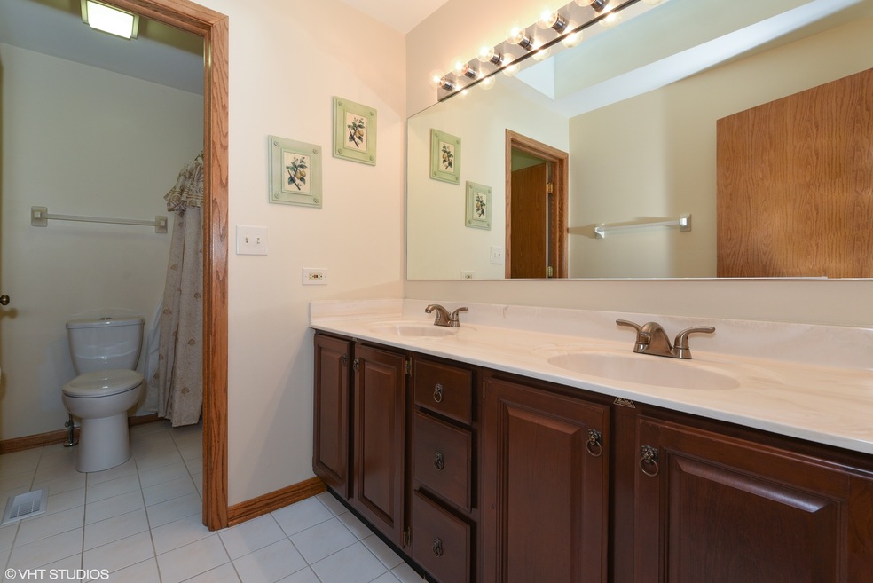 821 Hackberry Ln, Algonquin, IL 60102 - photo 1