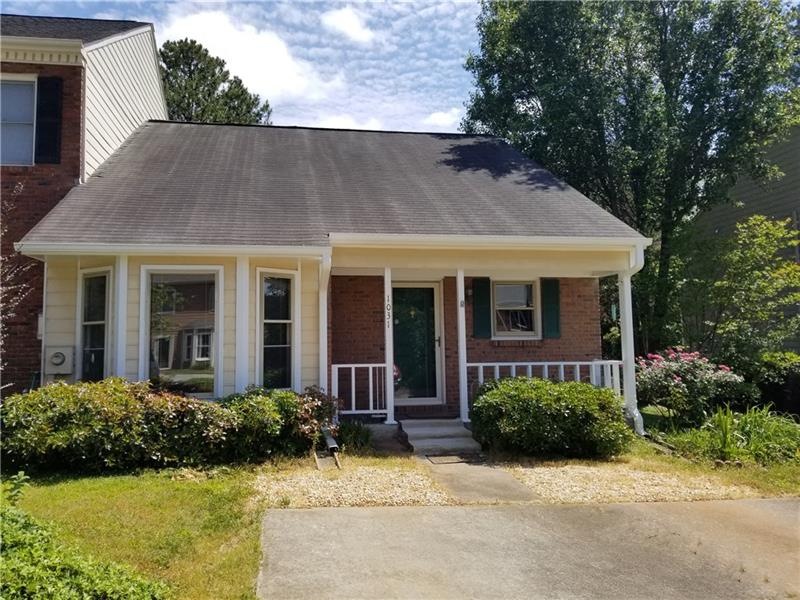 Great Smyrna location, 2 bedroom, 2 bath all on ma