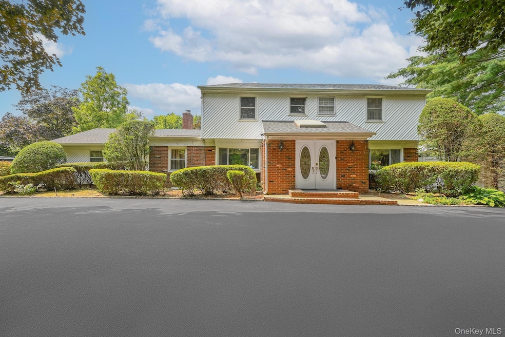 23 Pettit Dr, Dix Hills, NY 11746 - photo 1