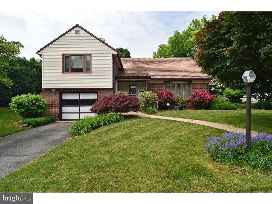 1545 College Ave, Reading, PA 19604 - photo 1