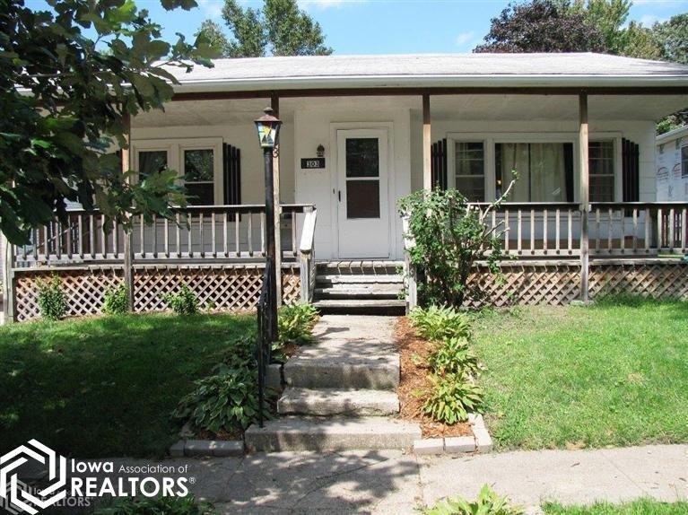 303 E Thomas Ave, Shenandoah, IA 51601 - photo 1