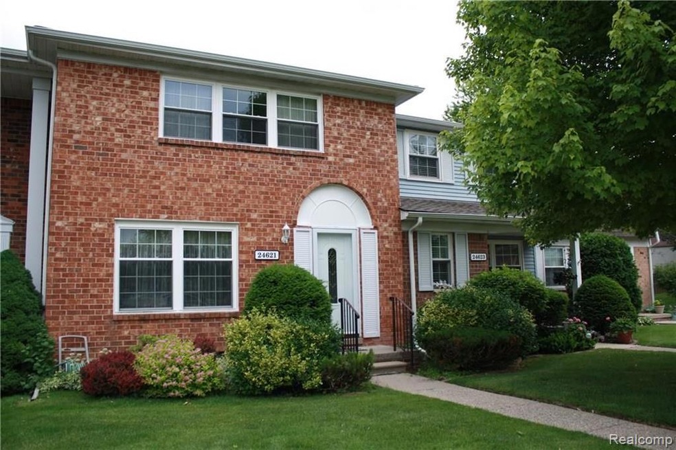 WELCOME TO 24621 Olde Orchard!
