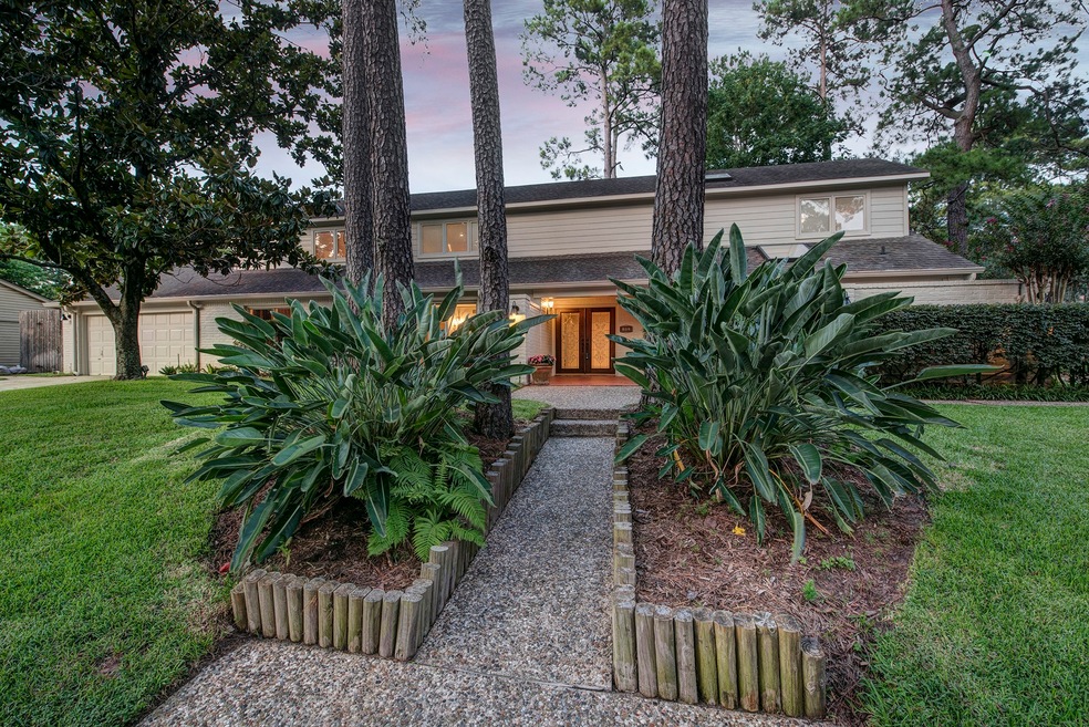 302 Vanderpool Ln, Houston, TX 77024 - photo 1