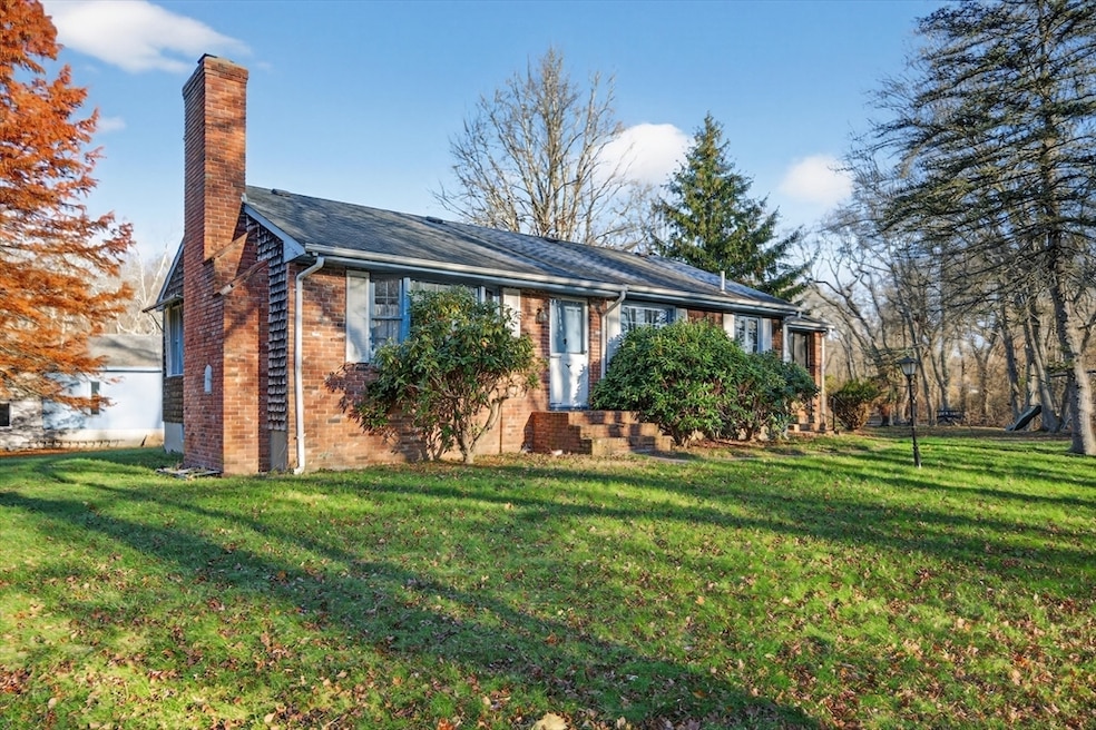 79 Cedar Ave, Swansea, MA 02777 - photo 1