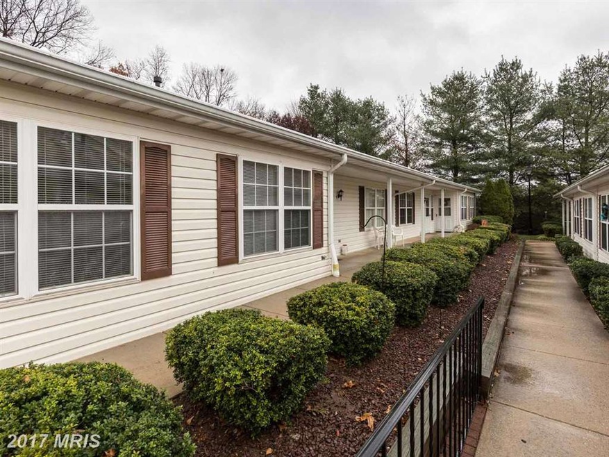 1800 Vincenza Dr unit A, Sykesville, MD 21784 - photo 1