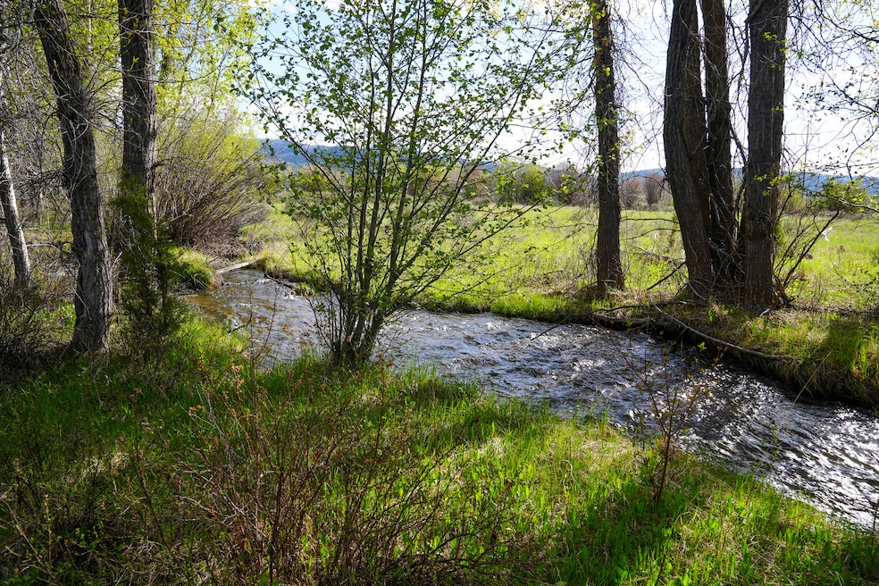 For Sale $1,100,000 • Co-Listing Agent