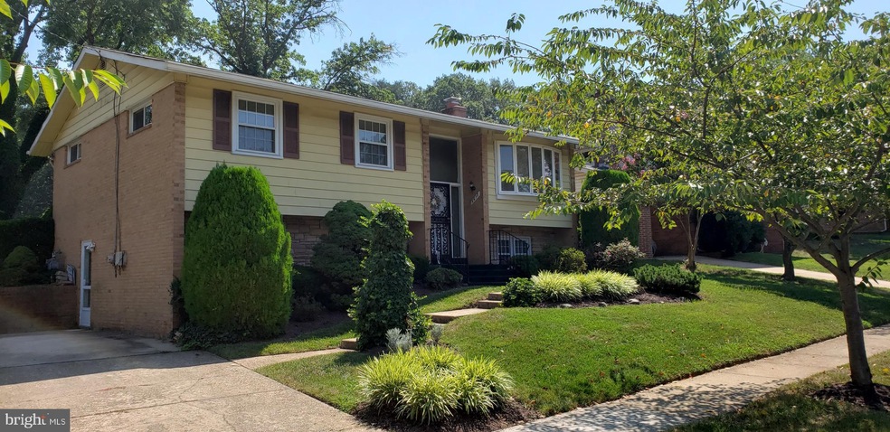 6613 Ian St, New Carrollton, MD 20784 - photo 1