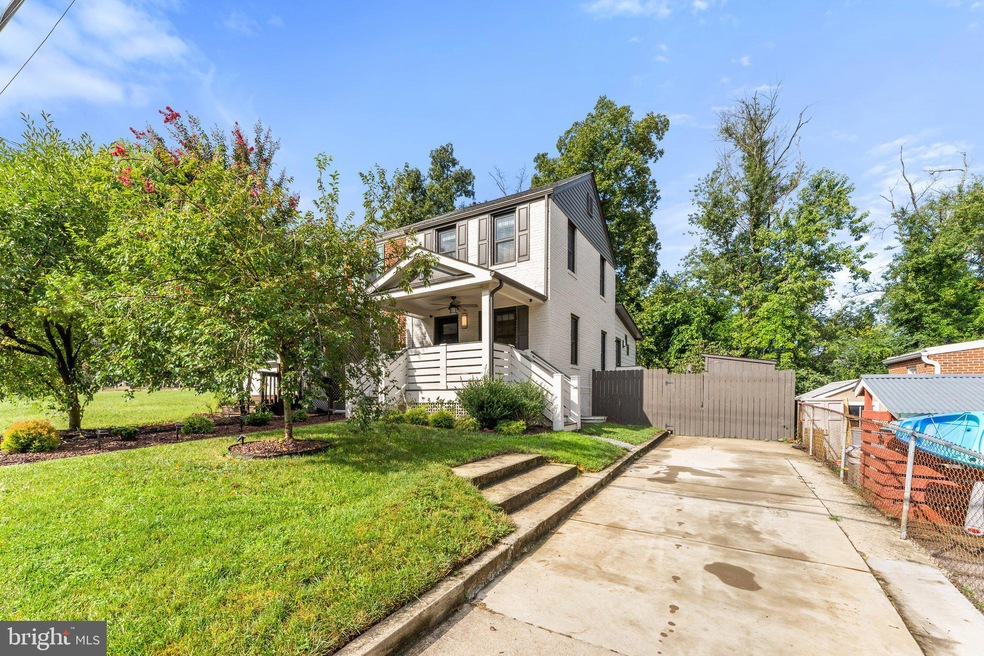 5836 Edgehill Dr, Alexandria, VA 22303 - photo 1