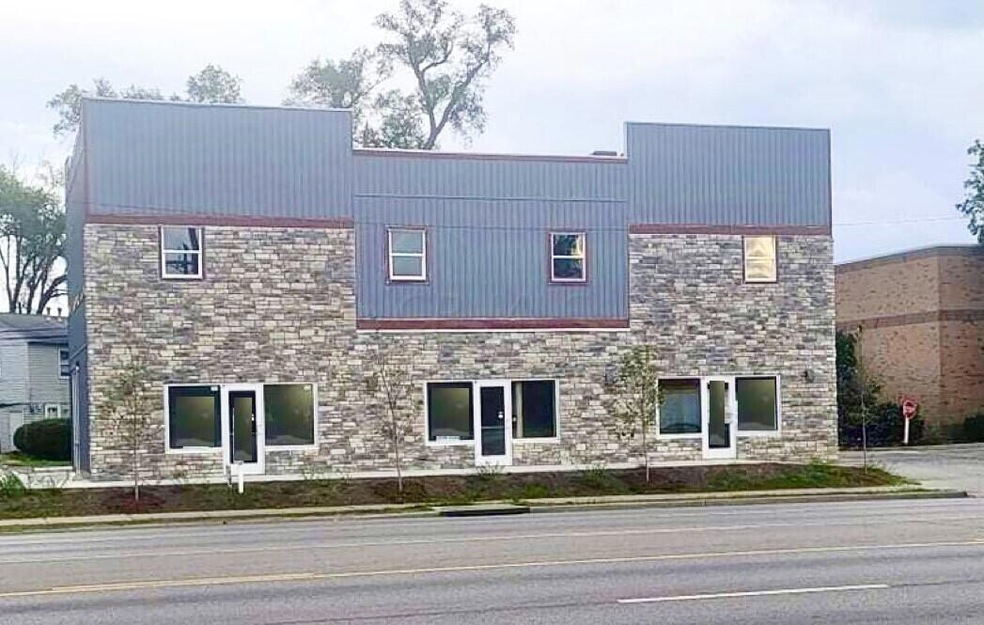 836 S Hamilton Rd unit B, Columbus, OH 43213 - photo 1