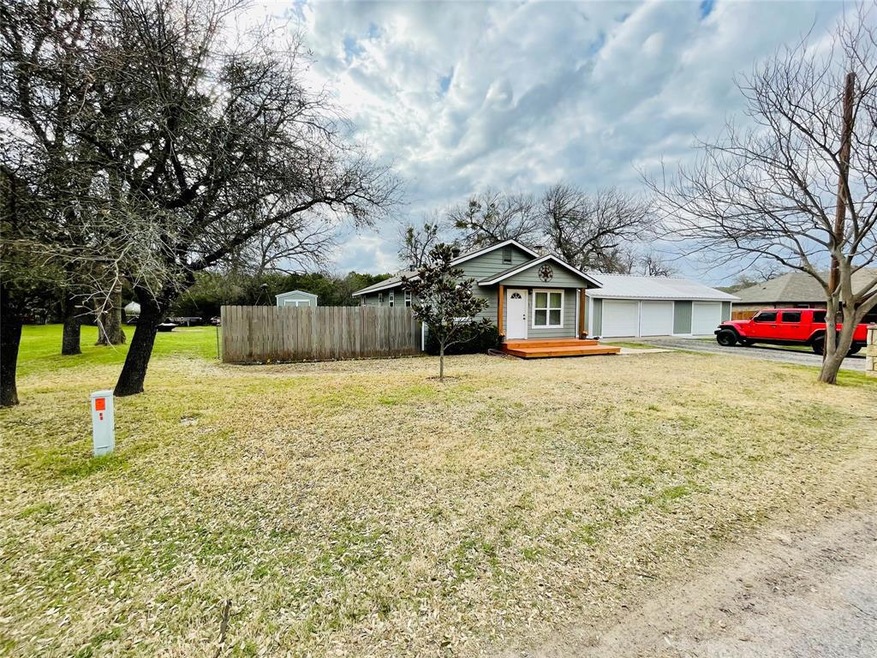 908 Corral Dr, Granbury, TX 76048 - photo 1