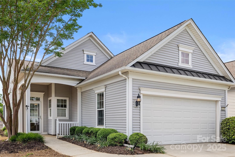 16291 Raven Crest Dr, Fort Mill, SC 29707 - photo 1