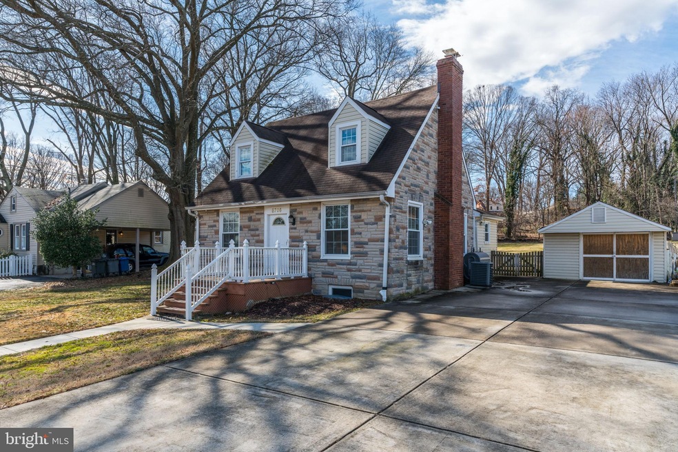 6706 Oak Dr, Alexandria, VA 22306 - photo 1