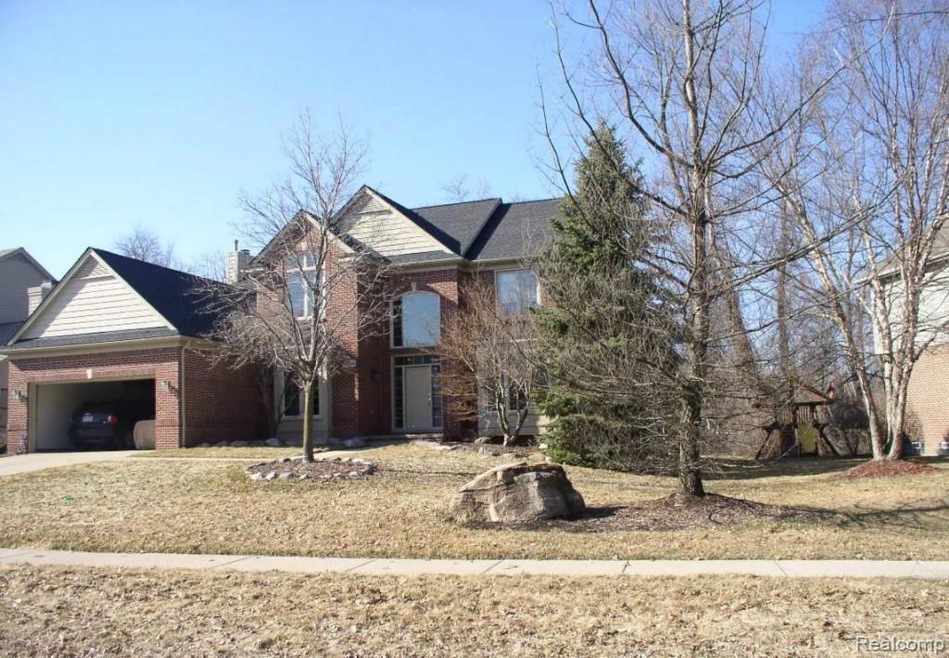 7228 Silverbeech Lane