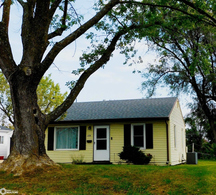 604 E 26th St S, Newton, IA 50208 - photo 1