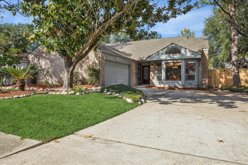 11414 Overbrook Ln, Houston, TX 77077 - photo 1