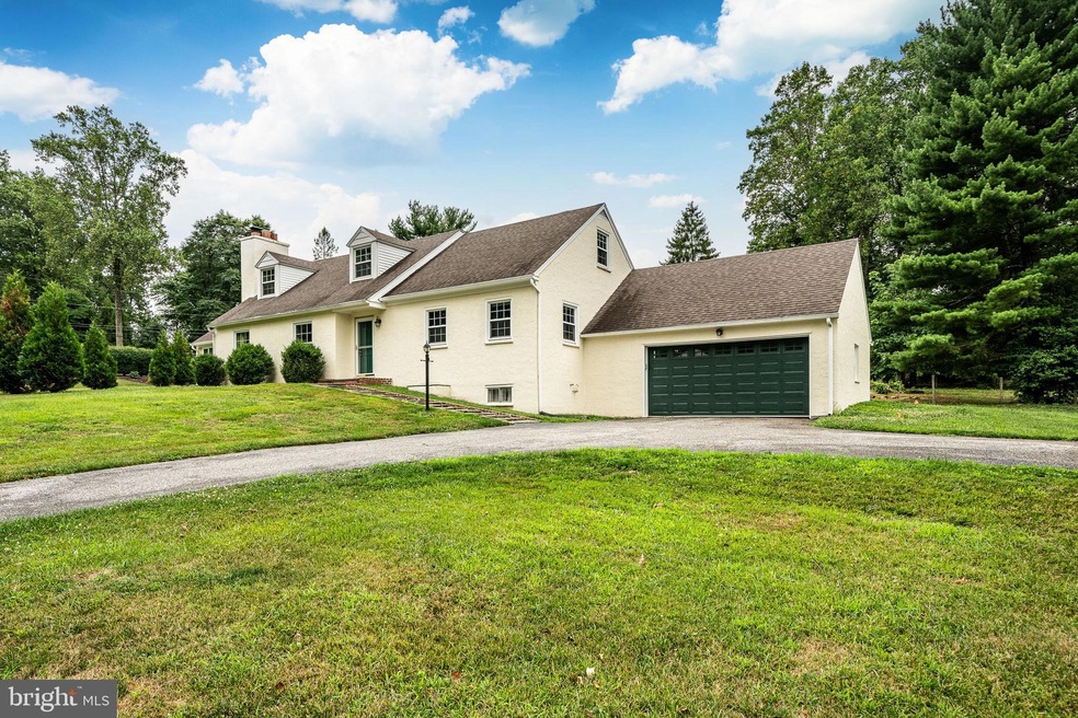 512 W Valley Rd, Wayne, PA 19087 - photo 1