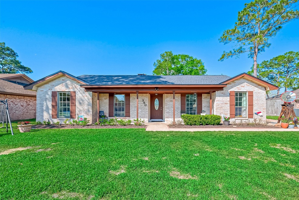 350 W Castle Harbour Dr, Friendswood, TX 77546 - photo 1