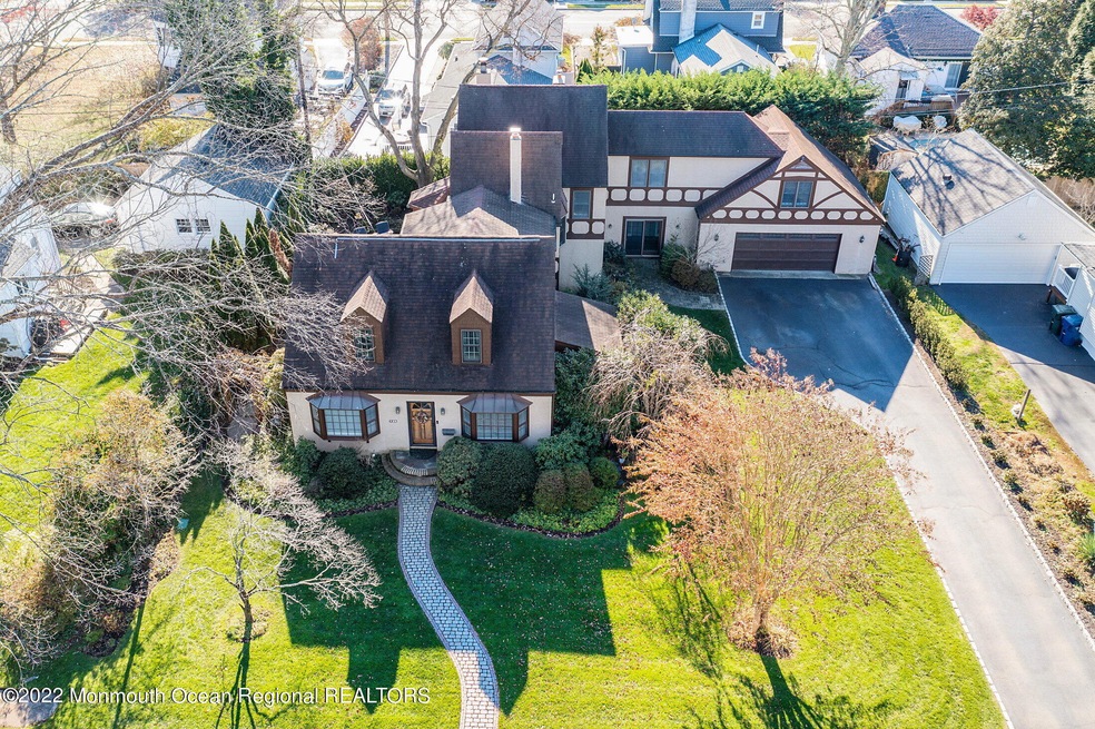 Aerial of house 31683553