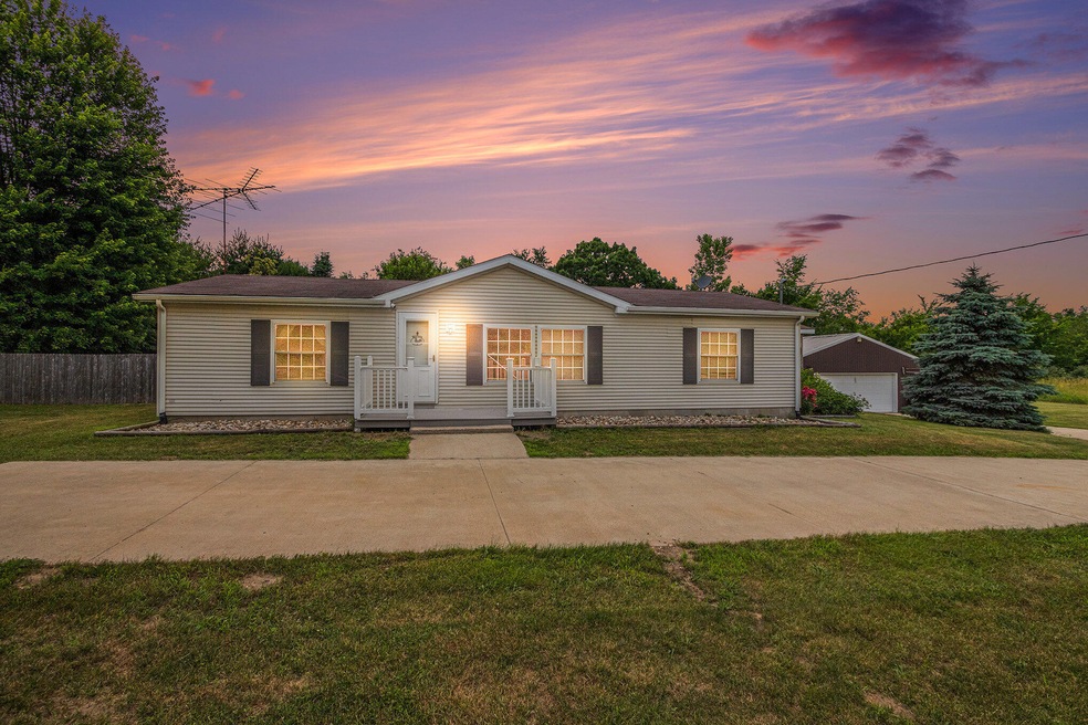 36466 M 40, Paw Paw, MI 49079 - photo 1