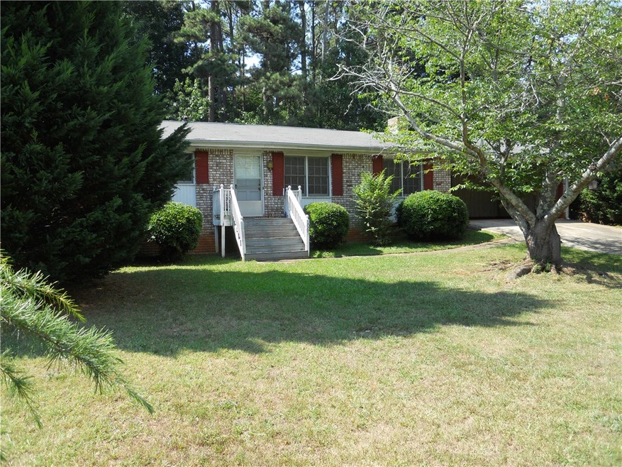 Front 1065 Cherokee Trail
