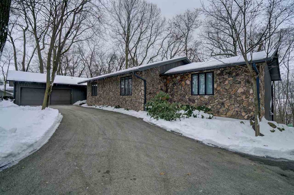 1867 Briarwood Ln, Fitchburg, WI 53575 - photo 1