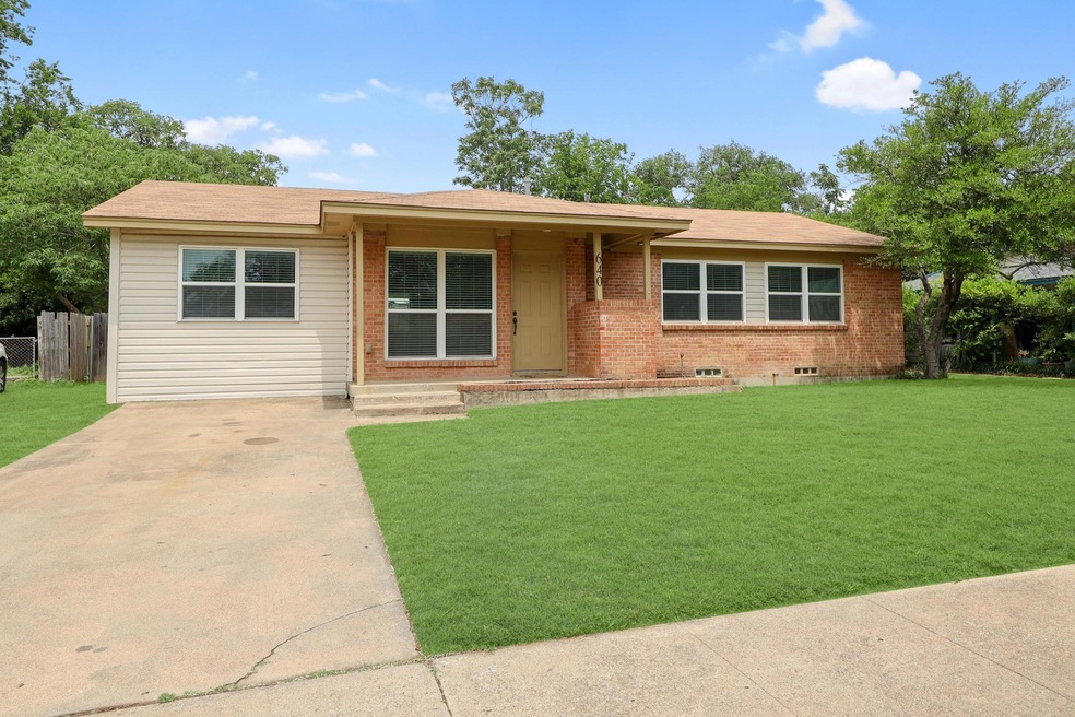 640 Pine St, Hurst, TX 76053 - photo 1
