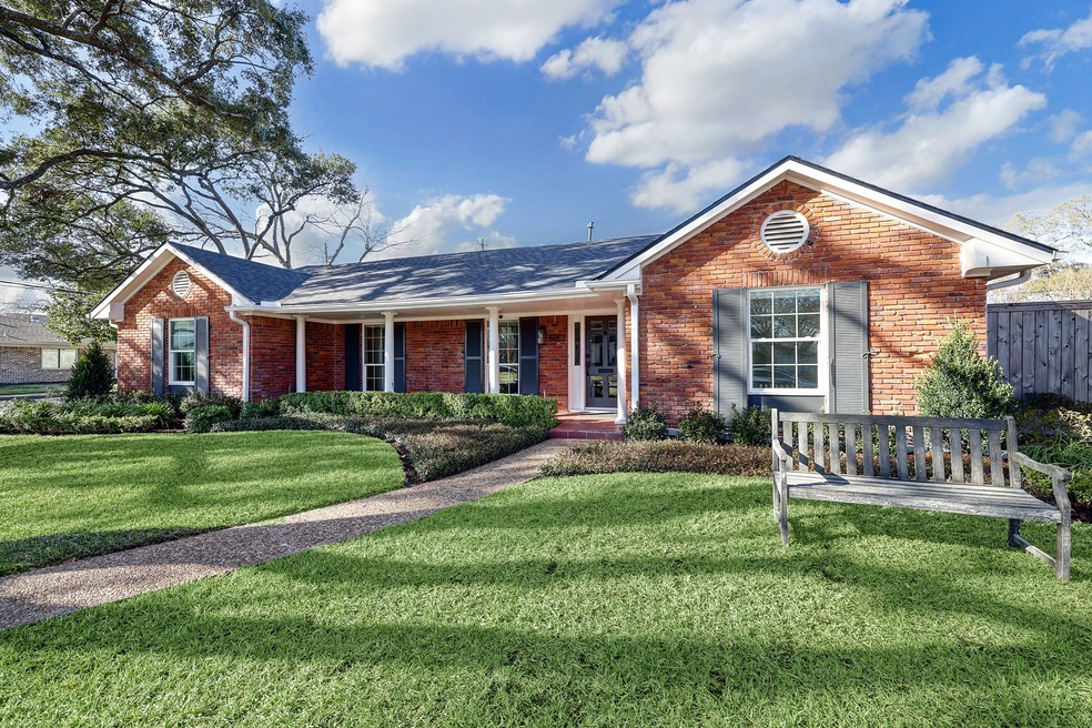 6162 Chevy Chase Dr, Houston, TX 77057 - photo 1