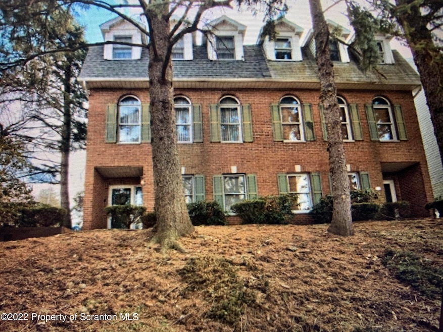 562 N Webster Ave unit 4, Scranton, PA 18510 - photo 1