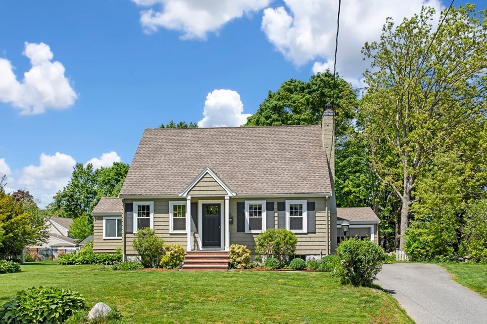 25 Wakefield St, Reading, MA 01867 - photo 1