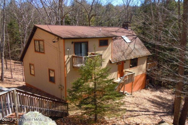 3017 Braintree Ct, Bushkill, PA 18324 - photo 1