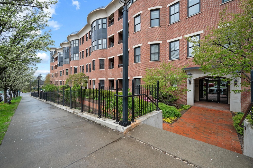 College & Battery unit 210, Burlington, VT 05401 - photo 1