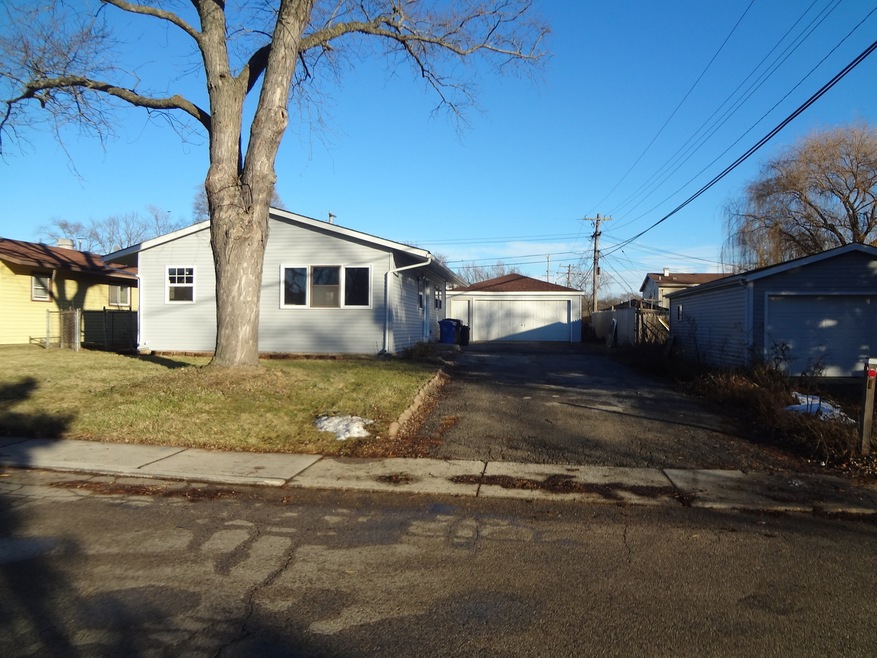 1005 Tacoma St, Carpentersville, IL 60110 - photo 1