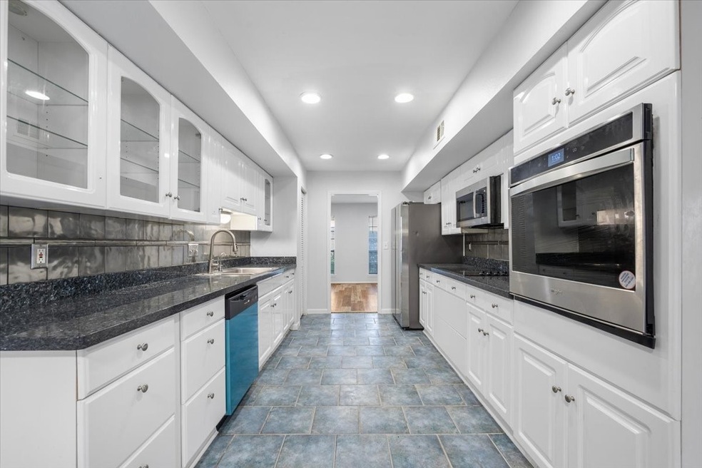 All brand new stain steel appliances.